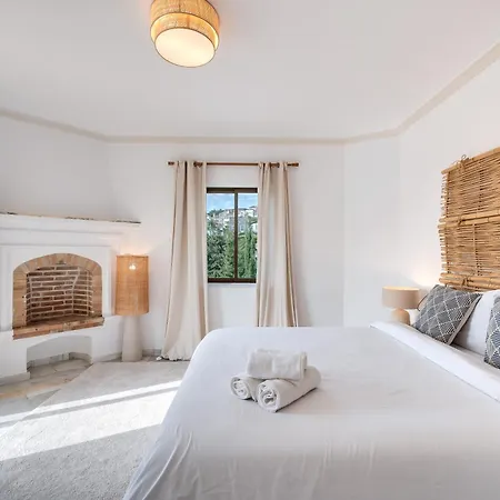 Peaceful 4 Bdrm Andalusian W Sea Views 公寓