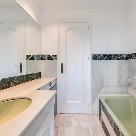 Peaceful 4 Bdrm Andalusian W Sea Views