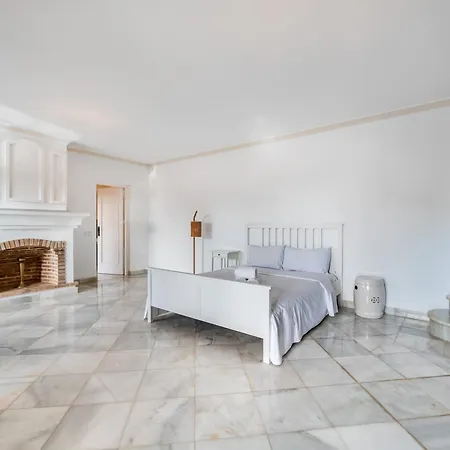 Peaceful 4 Bdrm Andalusian W Sea Views 公寓