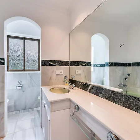 Apartment Peaceful 4 Bdrm Andalusian W Sea Views