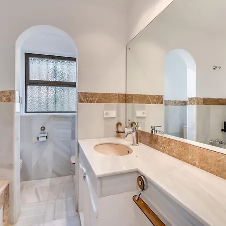 Peaceful 4 Bdrm Andalusian W Sea Views *