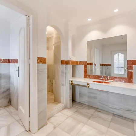 Peaceful 4 Bdrm Andalusian W Sea Views * Marbella