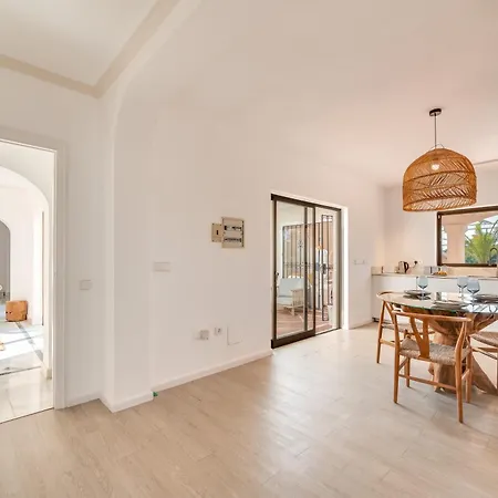 Apartment Peaceful 4 Bdrm Andalusian W Sea Views